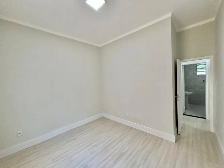 Apartamento com 2 quartos à venda, 61m2 em Embaré, Santos - SP - imagem 4 Foto 4 de Apartamento com 2 quartos à venda, 61m2 em Embaré, Santos - SP