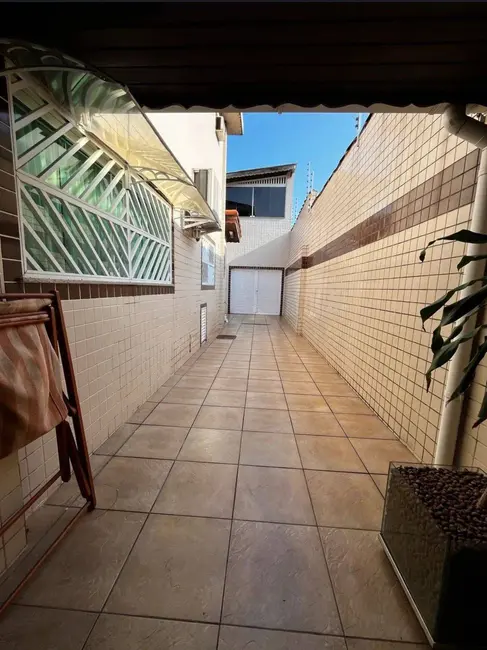 Foto 2 de Sobrado com 3 quartos à venda, 320m2 em Vila Belmiro, Santos - SP