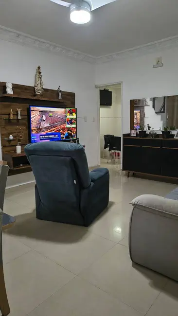 Sobrado com 3 quartos à venda, 91m2 em Gonzaga, Santos - SP - imagem 4 Foto 4 de Sobrado com 3 quartos à venda, 91m2 em Gonzaga, Santos - SP