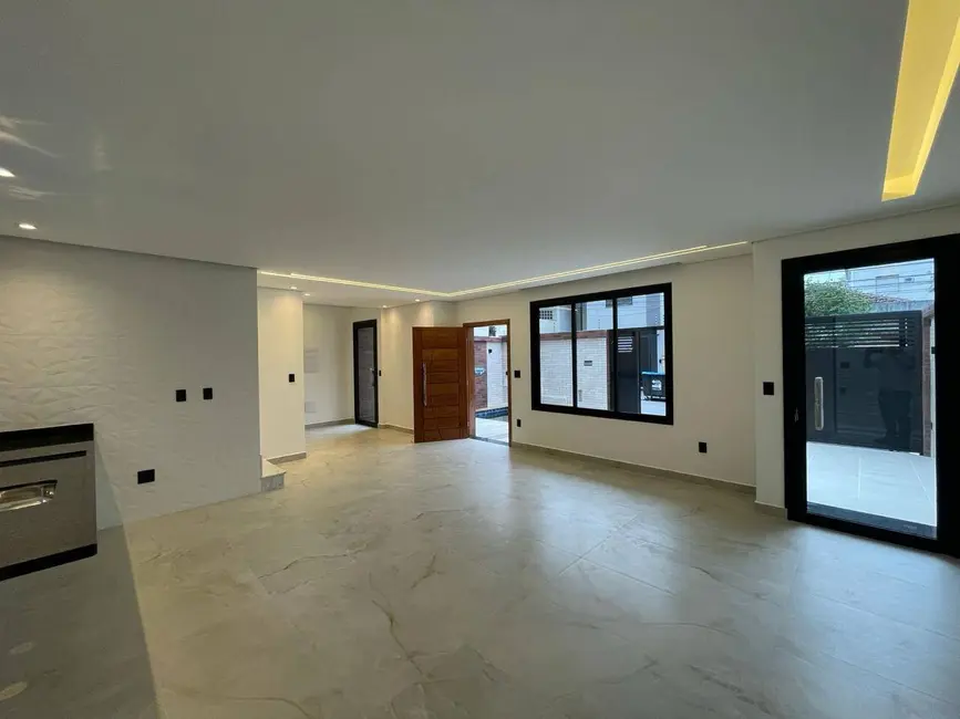 Foto 1 de Sobrado com 4 quartos à venda, 242m2 em Ponta da Praia, Santos - SP