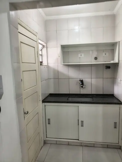 Foto 1 de Kitnet para alugar, 27m2 em Ponta da Praia, Santos - SP
