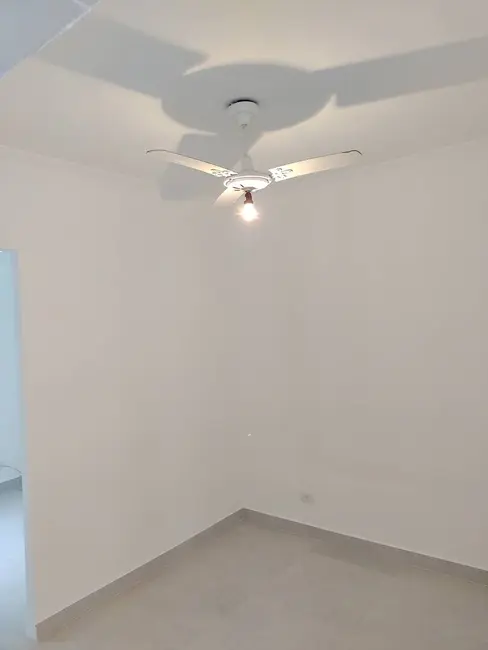 Foto 10 de Kitnet para alugar, 27m2 em Ponta da Praia, Santos - SP