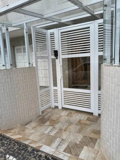 Apartamento com 3 quartos para alugar, 120m2 em Ponta da Praia, Santos - SP - imagem 3 Foto 3 de Apartamento com 3 quartos para alugar, 120m2 em Ponta da Praia, Santos - SP