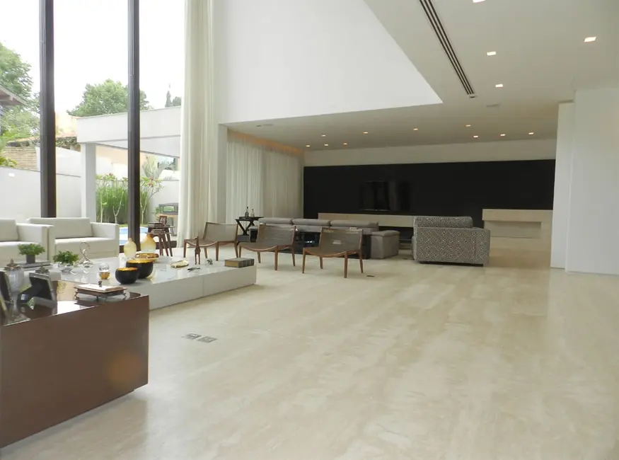 Casa com 4 quartos à venda e para alugar, 684m2 em Alphaville Residencial Um, Barueri - SP - imagem 3 Foto 3 de Casa com 4 quartos à venda e para alugar, 684m2 em Alphaville Residencial Um, Barueri - SP