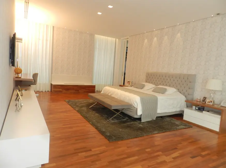 Casa com 4 quartos à venda e para alugar, 684m2 em Alphaville Residencial Um, Barueri - SP - imagem 5 Foto 5 de Casa com 4 quartos à venda e para alugar, 684m2 em Alphaville Residencial Um, Barueri - SP