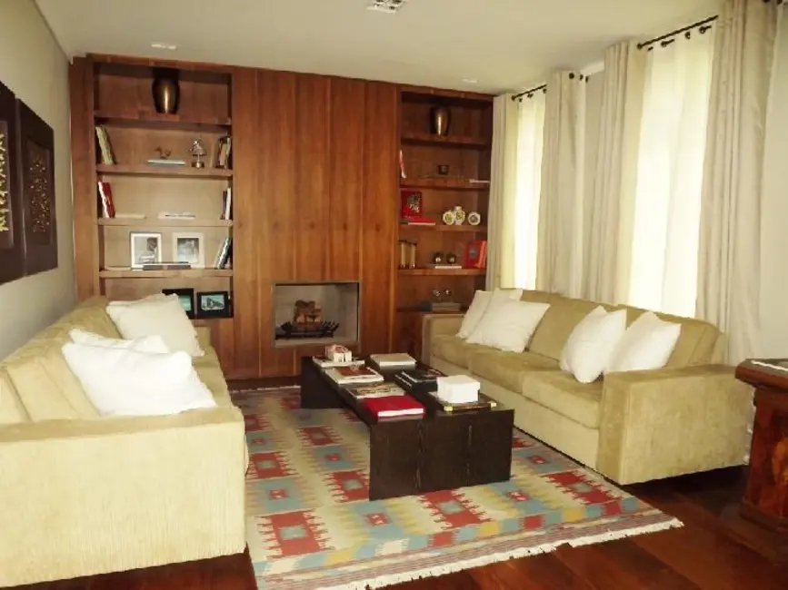 Casa com 5 quartos à venda e para alugar, 1040m2 em Barueri - SP - imagem 7 Foto 7 de Casa com 5 quartos à venda e para alugar, 1040m2 em Barueri - SP