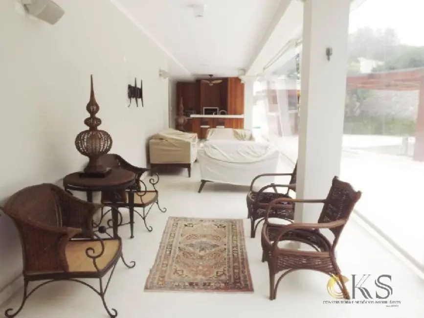 Casa com 5 quartos à venda e para alugar, 1040m2 em Barueri - SP - imagem 9 Foto 9 de Casa com 5 quartos à venda e para alugar, 1040m2 em Barueri - SP