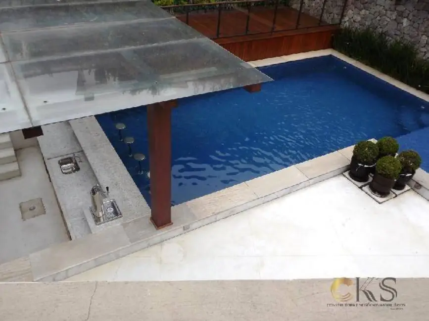 Casa com 5 quartos à venda e para alugar, 1040m2 em Barueri - SP - imagem 2 Foto 2 de Casa com 5 quartos à venda e para alugar, 1040m2 em Barueri - SP