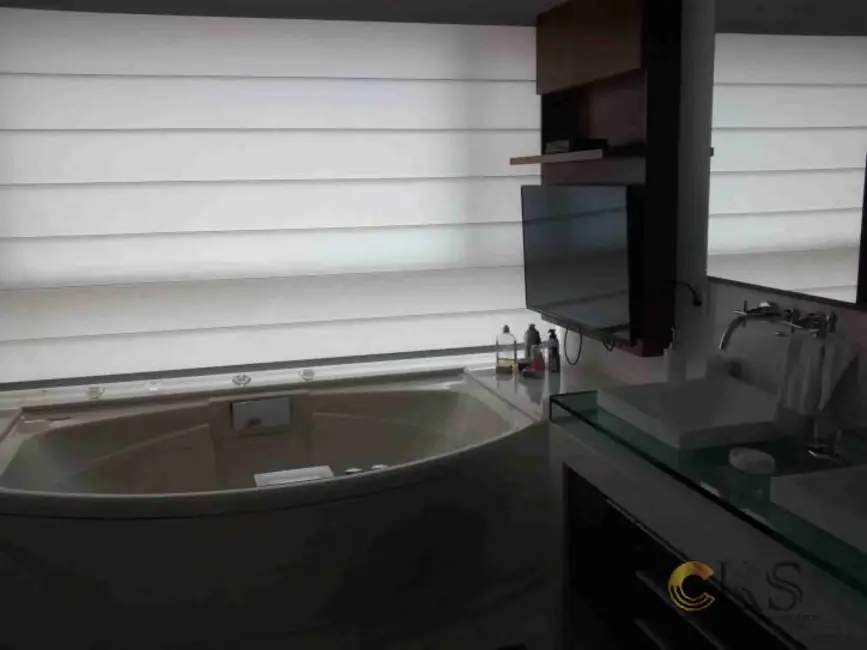 Foto 7 de Casa de Condomínio com 4 quartos para alugar, 650m2 em Barueri - SP