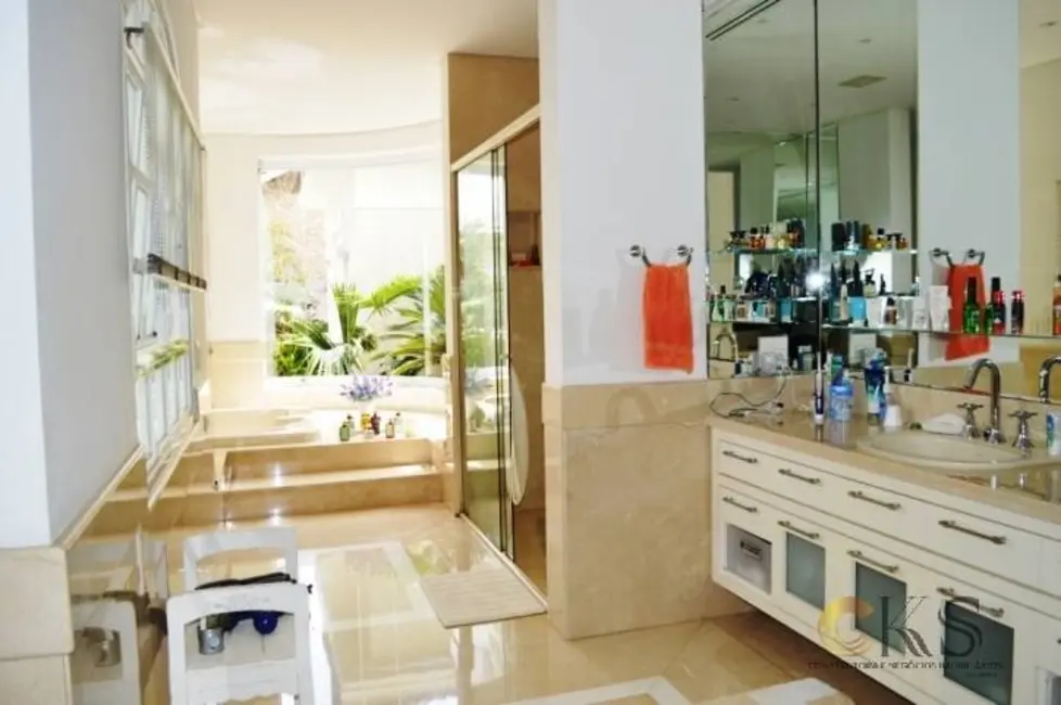 Casa de Condomínio com 4 quartos à venda, 850m2 em Barueri - SP - imagem 5 Foto 5 de Casa de Condomínio com 4 quartos à venda, 850m2 em Barueri - SP