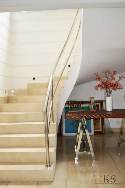 Casa de Condomínio com 4 quartos à venda, 850m2 em Barueri - SP - imagem 4 Foto 4 de Casa de Condomínio com 4 quartos à venda, 850m2 em Barueri - SP