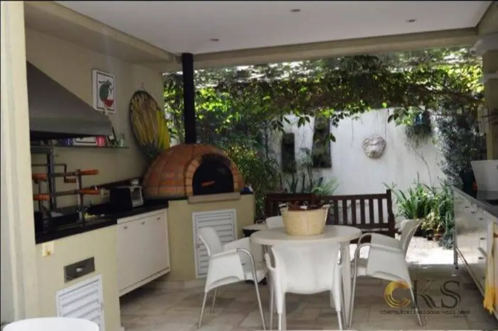 Casa de Condomínio com 4 quartos à venda, 850m2 em Barueri - SP - imagem 3 Foto 3 de Casa de Condomínio com 4 quartos à venda, 850m2 em Barueri - SP