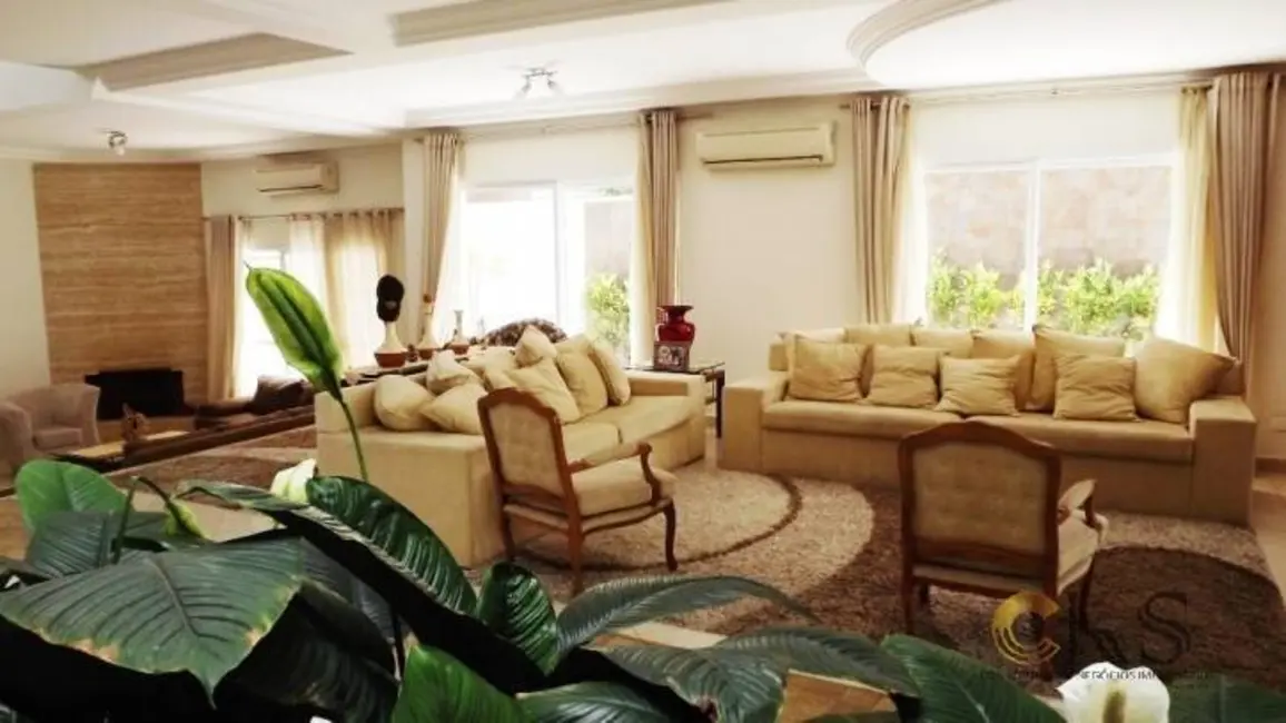 Foto 1 de Casa de Condomínio com 4 quartos para alugar, 560m2 em Santana De Parnaiba - SP