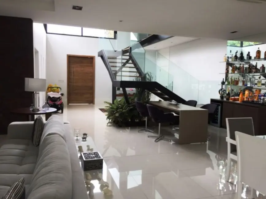 Casa com 4 quartos à venda, 471m2 em Santana De Parnaiba - SP - imagem 7 Foto 7 de Casa com 4 quartos à venda, 471m2 em Santana De Parnaiba - SP