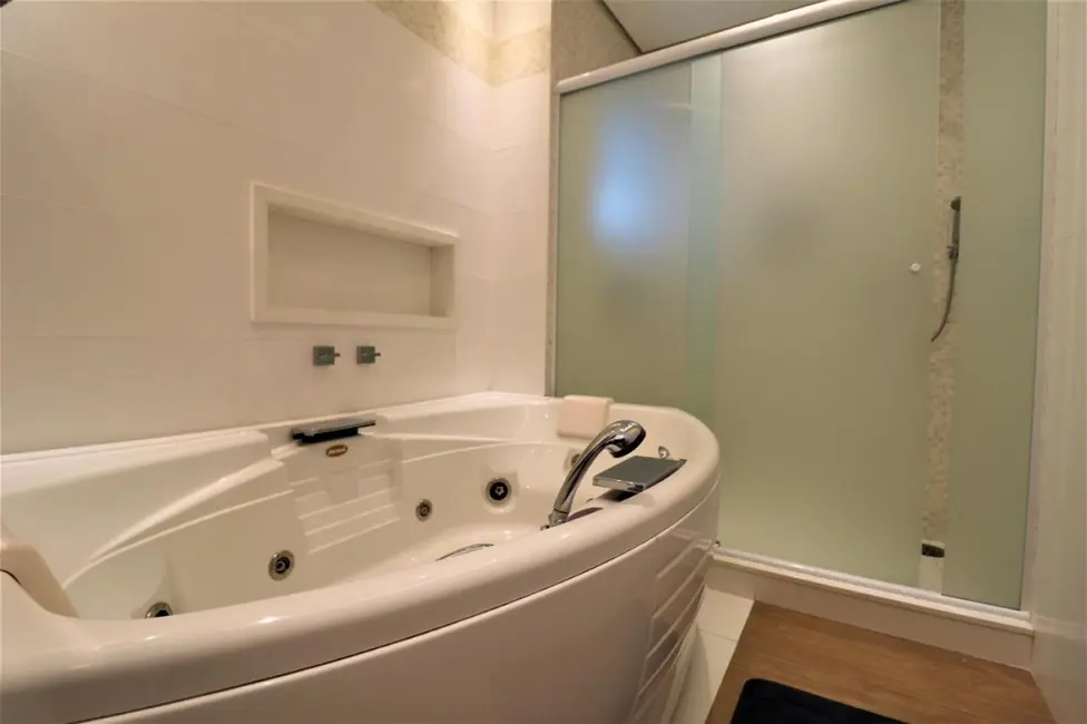 Foto 9 de Casa com 4 quartos à venda e para alugar, 455m2 em Barueri - SP