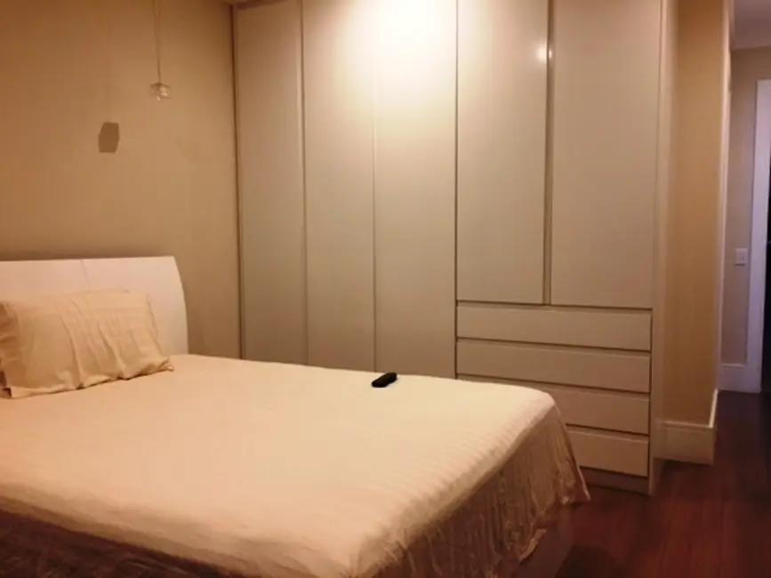 Casa com 4 quartos à venda, 420m2 em Barueri - SP - imagem 4 Foto 4 de Casa com 4 quartos à venda, 420m2 em Barueri - SP