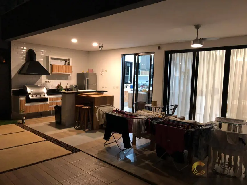 Foto 1 de Casa com 3 quartos à venda, 340m2 em Santana De Parnaiba - SP