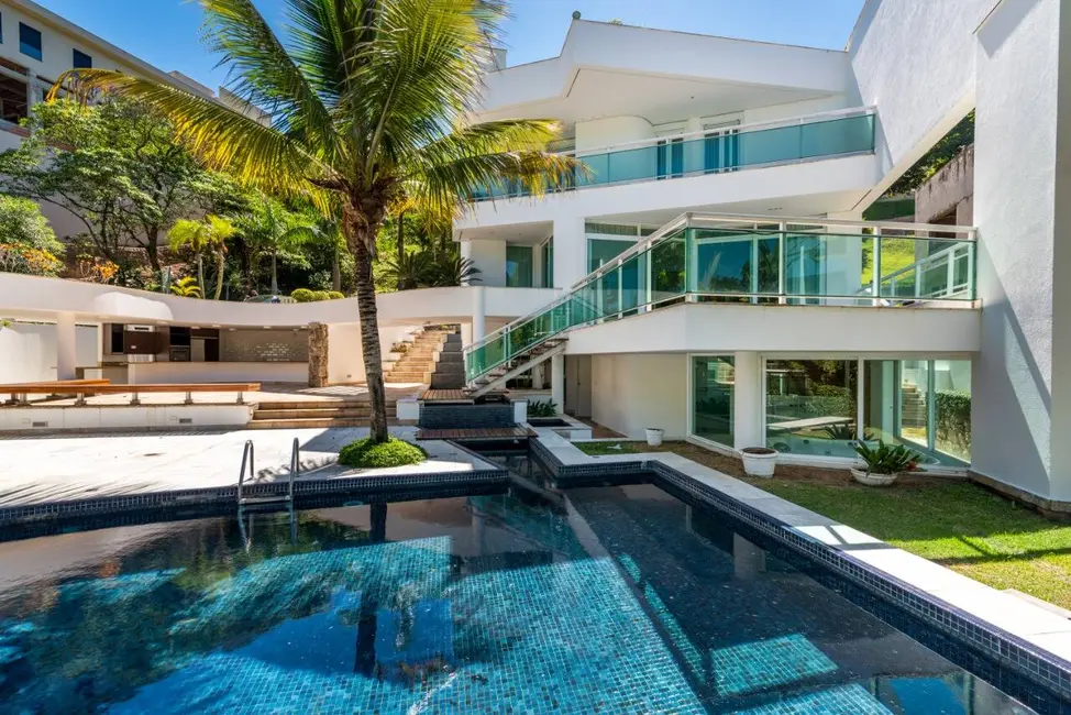 Foto 3 de Casa com 4 quartos à venda, 900m2 em Barueri - SP