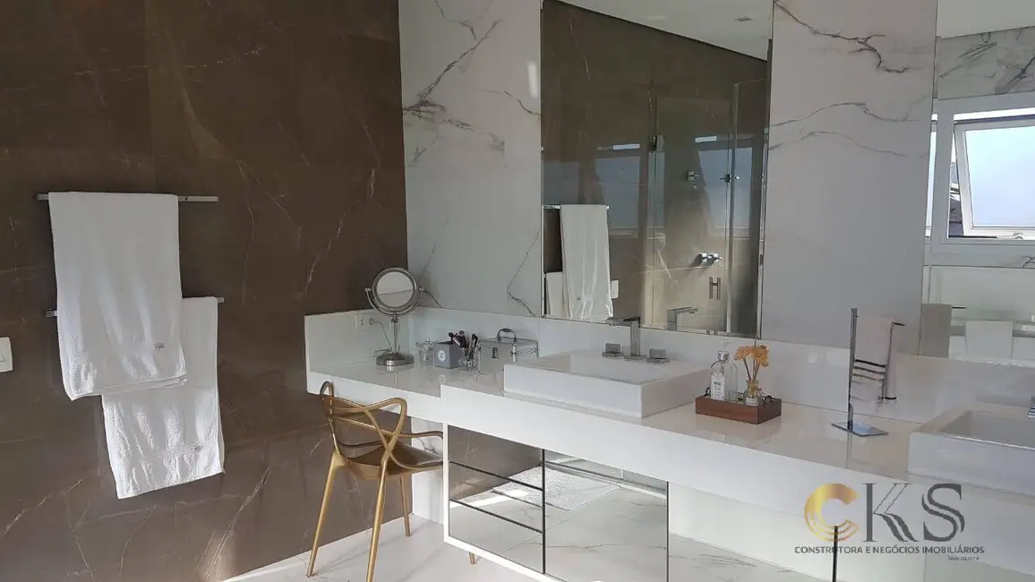 Foto 3 de Casa com 4 quartos à venda, 488m2 em Santana De Parnaiba - SP