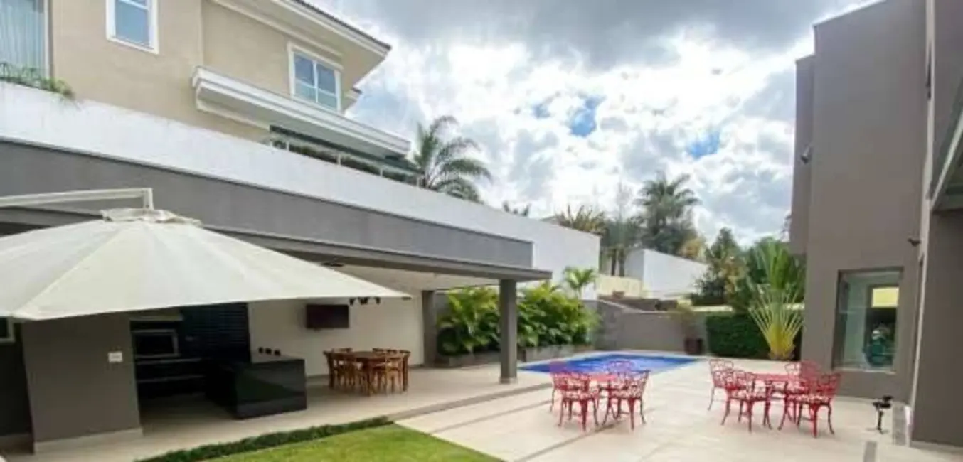 Casa com 5 quartos à venda, 700m2 em Santana De Parnaiba - SP - imagem 3 Foto 3 de Casa com 5 quartos à venda, 700m2 em Santana De Parnaiba - SP