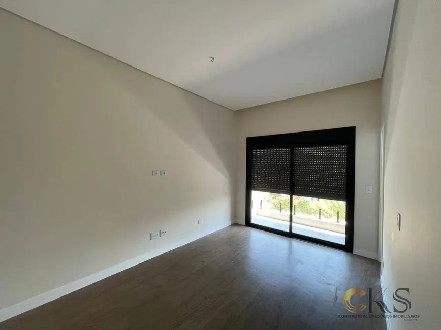 Foto 4 de Casa com 4 quartos à venda, 430m2 em Santana De Parnaiba - SP