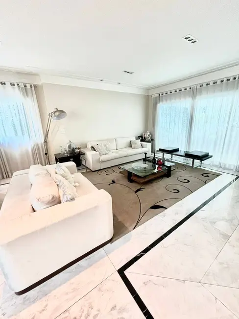 Casa com 5 quartos à venda, 800m2 em Santana De Parnaiba - SP - imagem 4 Foto 4 de Casa com 5 quartos à venda, 800m2 em Santana De Parnaiba - SP