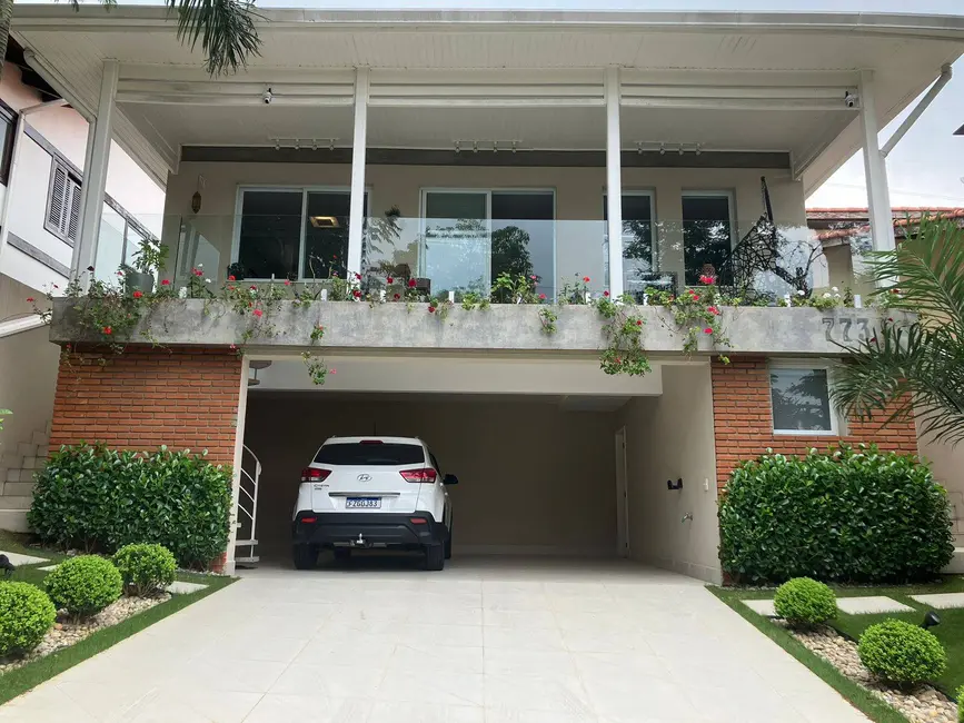 Foto 1 de Casa com 3 quartos à venda, 240m2 em Santana De Parnaiba - SP