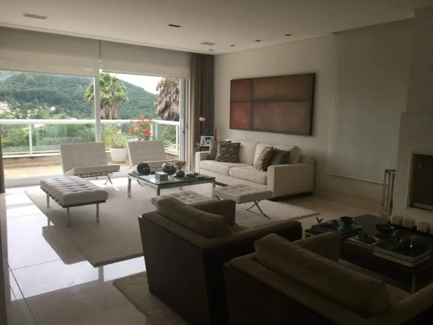 Casa com 4 quartos à venda, 1054m2 em Santana De Parnaiba - SP - imagem 6 Foto 6 de Casa com 4 quartos à venda, 1054m2 em Santana De Parnaiba - SP