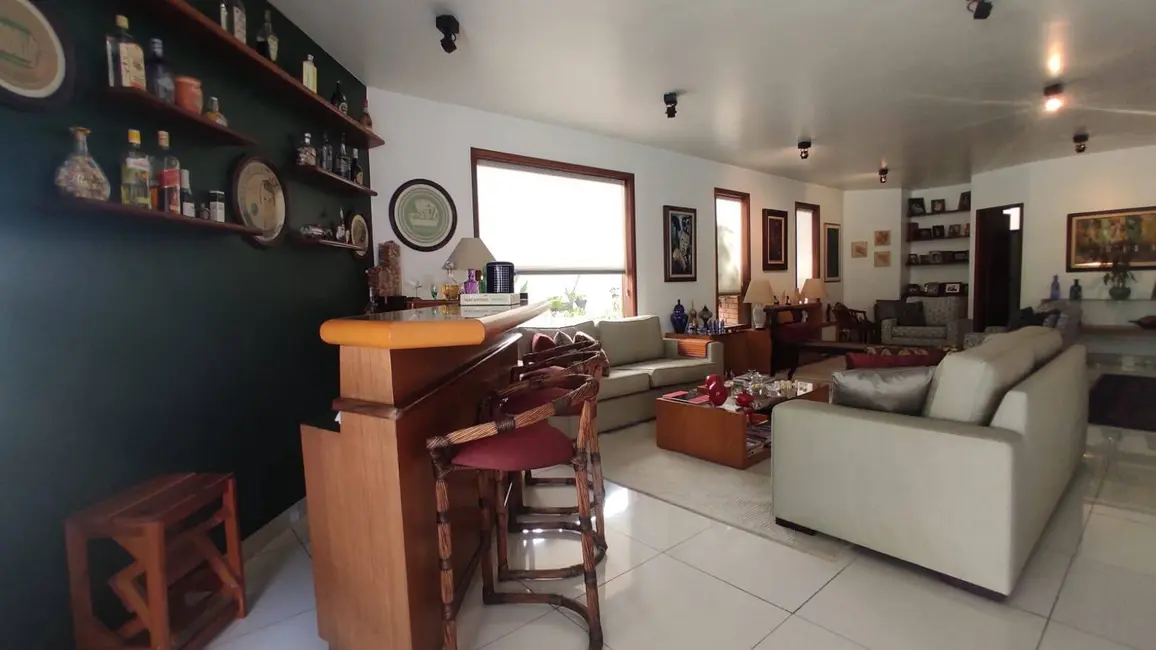 Foto 6 de Casa com 3 quartos à venda, 360m2 em Santana De Parnaiba - SP