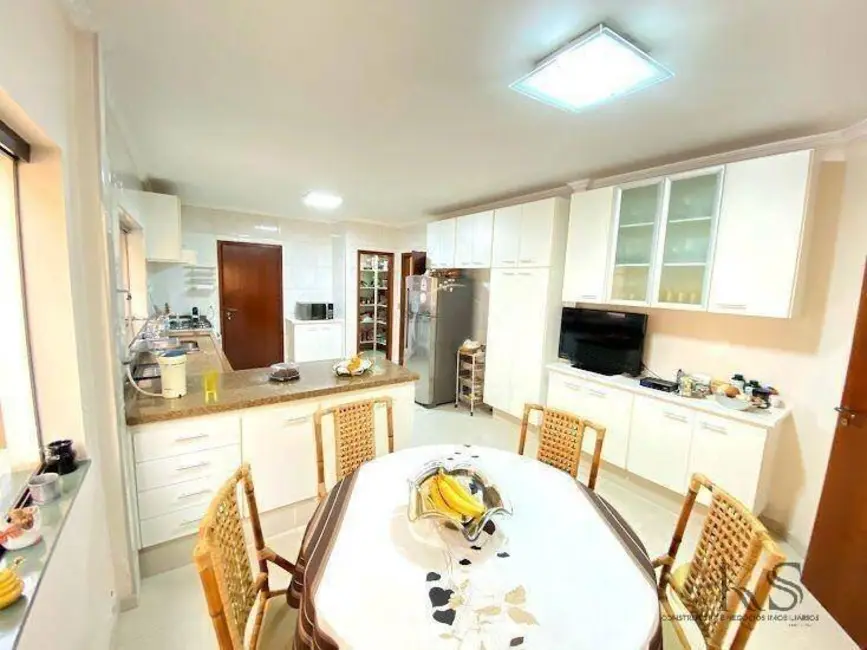 Casa com 4 quartos à venda, 380m2 em Alphaville, Santana De Parnaiba - SP - imagem 8 Foto 8 de Casa com 4 quartos à venda, 380m2 em Alphaville, Santana De Parnaiba - SP