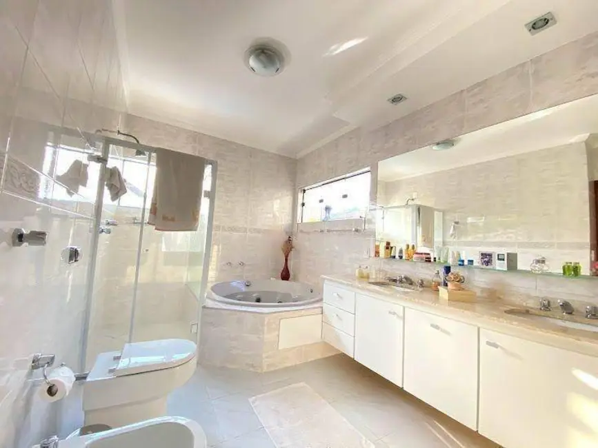 Casa com 4 quartos à venda, 380m2 em Alphaville, Santana De Parnaiba - SP - imagem 7 Foto 7 de Casa com 4 quartos à venda, 380m2 em Alphaville, Santana De Parnaiba - SP