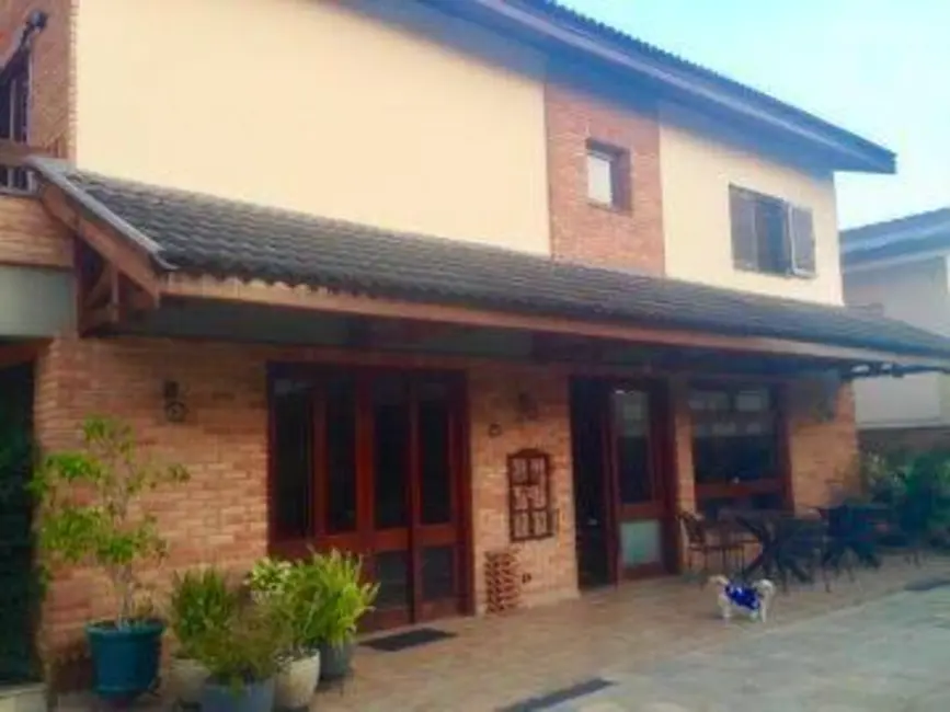 Casa com 5 quartos à venda, 490m2 em Santana De Parnaiba - SP - imagem 8 Foto 8 de Casa com 5 quartos à venda, 490m2 em Santana De Parnaiba - SP