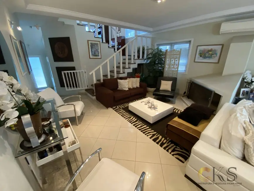 Foto 2 de Casa com 4 quartos à venda, 388m2 em Santana De Parnaiba - SP