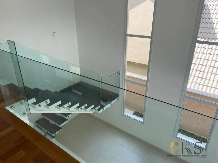 Foto 3 de Casa com 4 quartos à venda, 300m2 em Santana De Parnaiba - SP