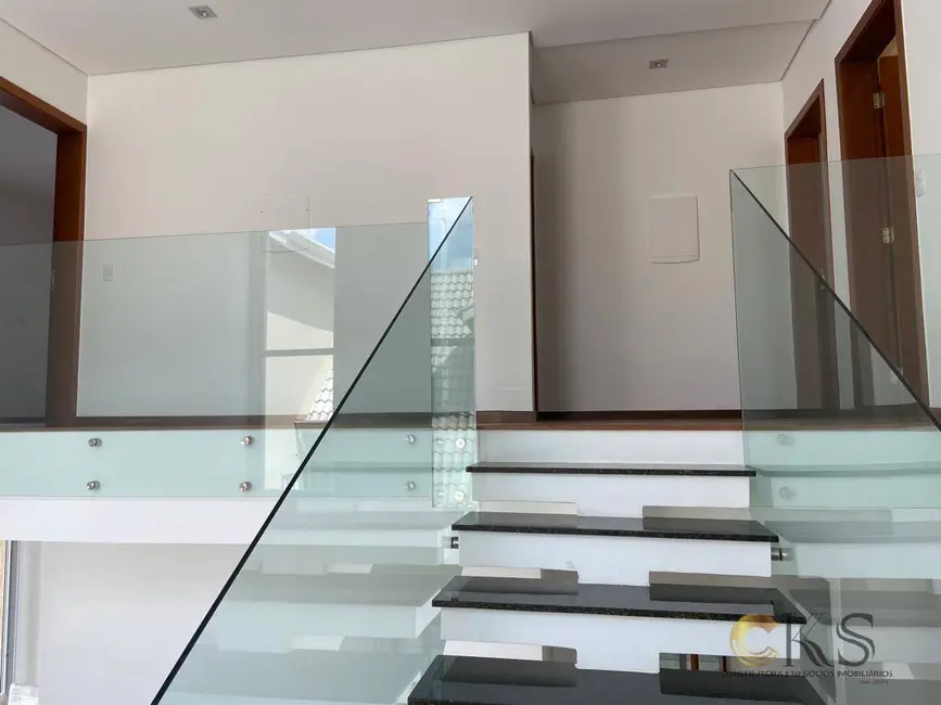 Foto 5 de Casa com 4 quartos à venda, 300m2 em Santana De Parnaiba - SP