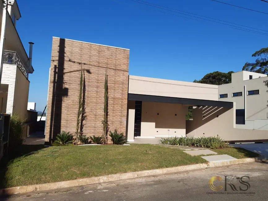 Foto 1 de Casa com 4 quartos à venda e para alugar, 200m2 em Santana De Parnaiba - SP