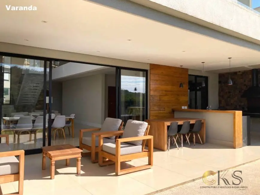 Foto 4 de Casa com 3 quartos à venda, 440m2 em Santana De Parnaiba - SP