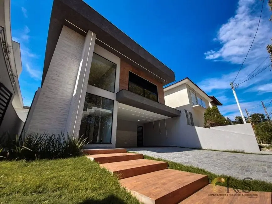 Foto 1 de Casa com 3 quartos à venda e para alugar, 330m2 em Santana De Parnaiba - SP