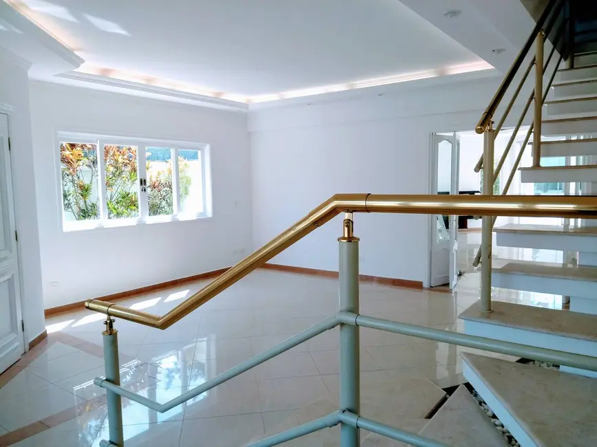 Casa com 4 quartos à venda e para alugar, 500m2 em Santana De Parnaiba - SP - imagem 2 Foto 2 de Casa com 4 quartos à venda e para alugar, 500m2 em Santana De Parnaiba - SP