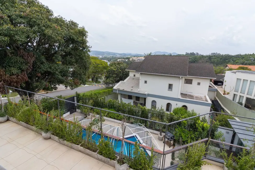 Casa com 6 quartos à venda e para alugar, 600m2 em Alphaville, Santana De Parnaiba - SP - imagem 5 Foto 5 de Casa com 6 quartos à venda e para alugar, 600m2 em Alphaville, Santana De Parnaiba - SP