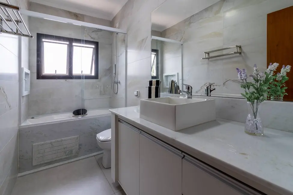Casa com 6 quartos à venda e para alugar, 600m2 em Alphaville, Santana De Parnaiba - SP - imagem 3 Foto 3 de Casa com 6 quartos à venda e para alugar, 600m2 em Alphaville, Santana De Parnaiba - SP
