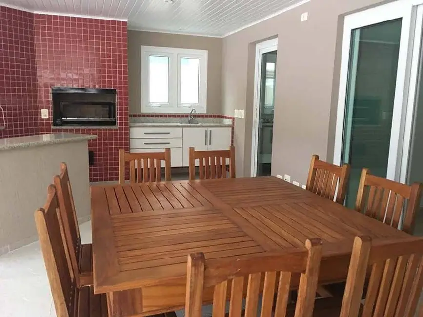 Casa com 5 quartos para alugar, 620m2 em Santana De Parnaiba - SP - imagem 5 Foto 5 de Casa com 5 quartos para alugar, 620m2 em Santana De Parnaiba - SP