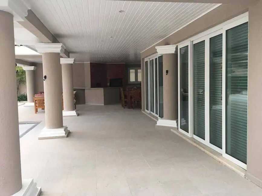 Casa com 5 quartos para alugar, 620m2 em Santana De Parnaiba - SP - imagem 4 Foto 4 de Casa com 5 quartos para alugar, 620m2 em Santana De Parnaiba - SP