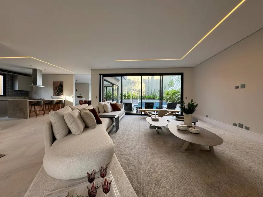 Casa à venda, 560m2 em Alphaville Residencial Um, Barueri - SP - imagem 6 Foto 6 de Casa à venda, 560m2 em Alphaville Residencial Um, Barueri - SP