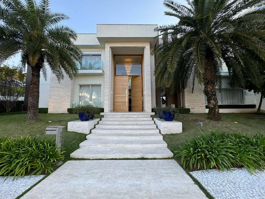 Casa com 5 quartos à venda, 1160m2 em Alphaville Residencial Um, Barueri - SP - imagem 4 Foto 4 de Casa com 5 quartos à venda, 1160m2 em Alphaville Residencial Um, Barueri - SP