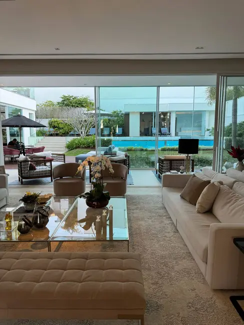 Casa com 5 quartos à venda, 1160m2 em Alphaville Residencial Um, Barueri - SP - imagem 9 Foto 9 de Casa com 5 quartos à venda, 1160m2 em Alphaville Residencial Um, Barueri - SP