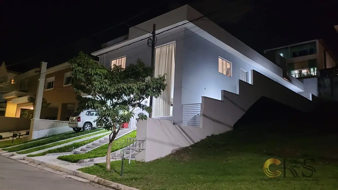 Foto 1 de Casa com 4 quartos à venda, 265m2 em Santana De Parnaiba - SP