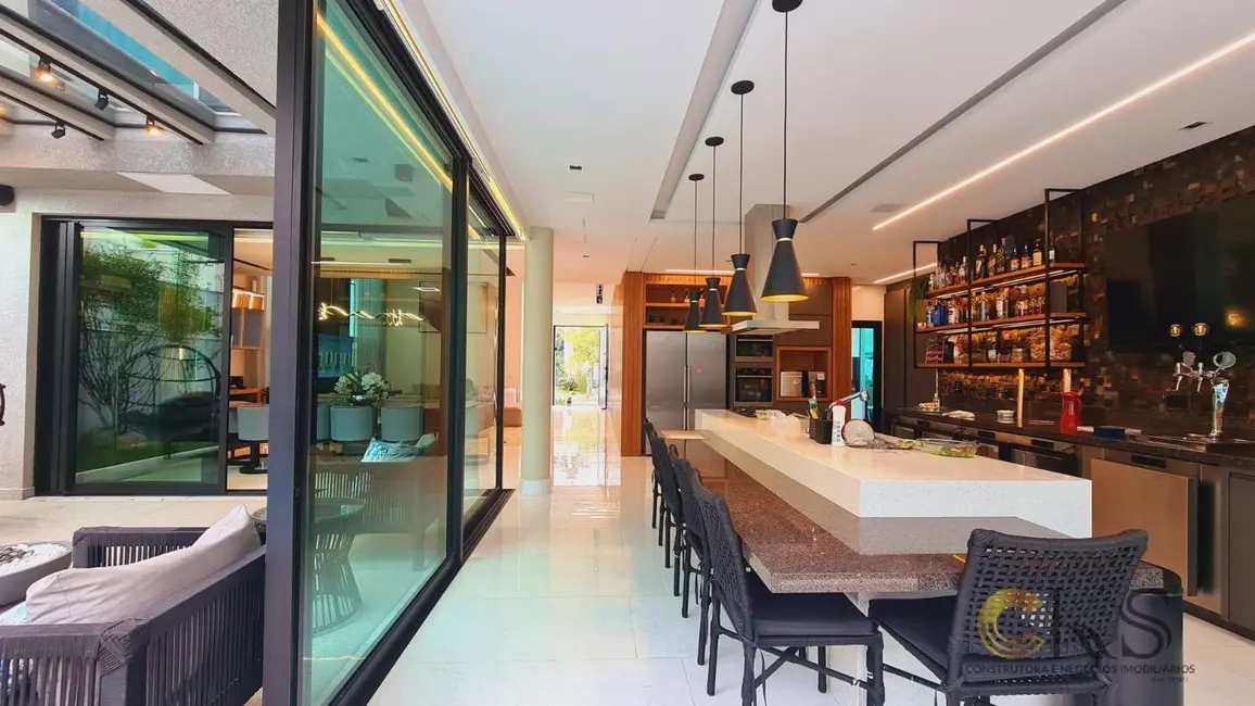 Foto 8 de Casa com 4 quartos à venda, 380m2 em Santana De Parnaiba - SP