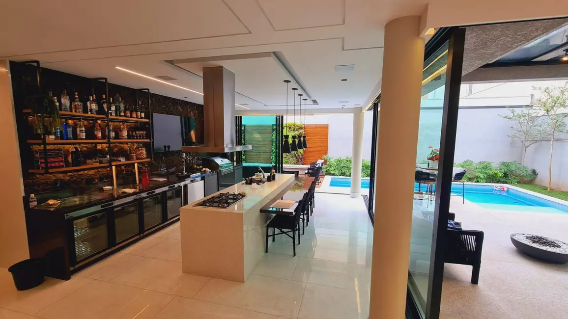 Foto 9 de Casa com 4 quartos à venda, 380m2 em Santana De Parnaiba - SP