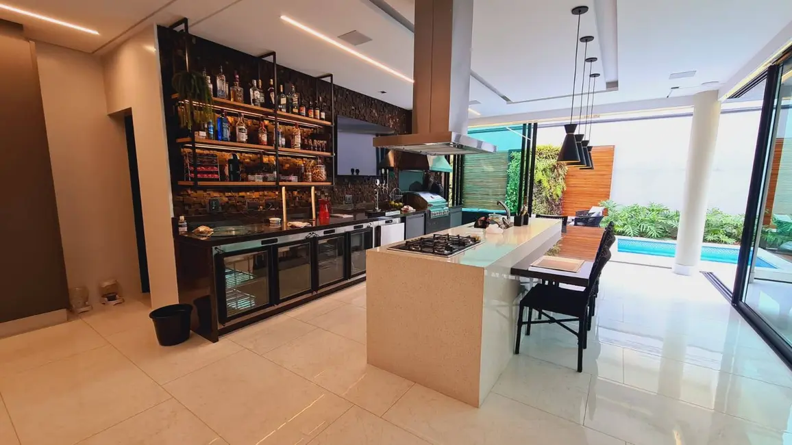 Foto 5 de Casa com 4 quartos à venda, 380m2 em Santana De Parnaiba - SP